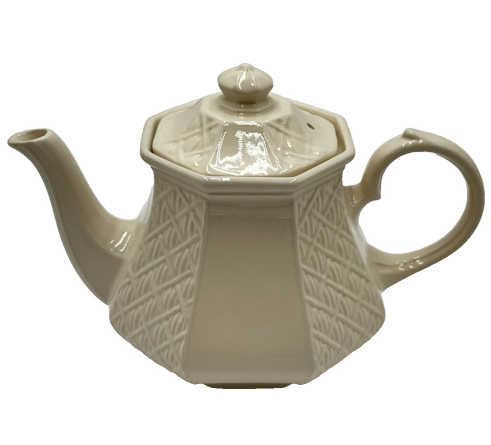 Vintage Sadler Teapot Hexagon Basketweave Pattern Cream White, England 1930s